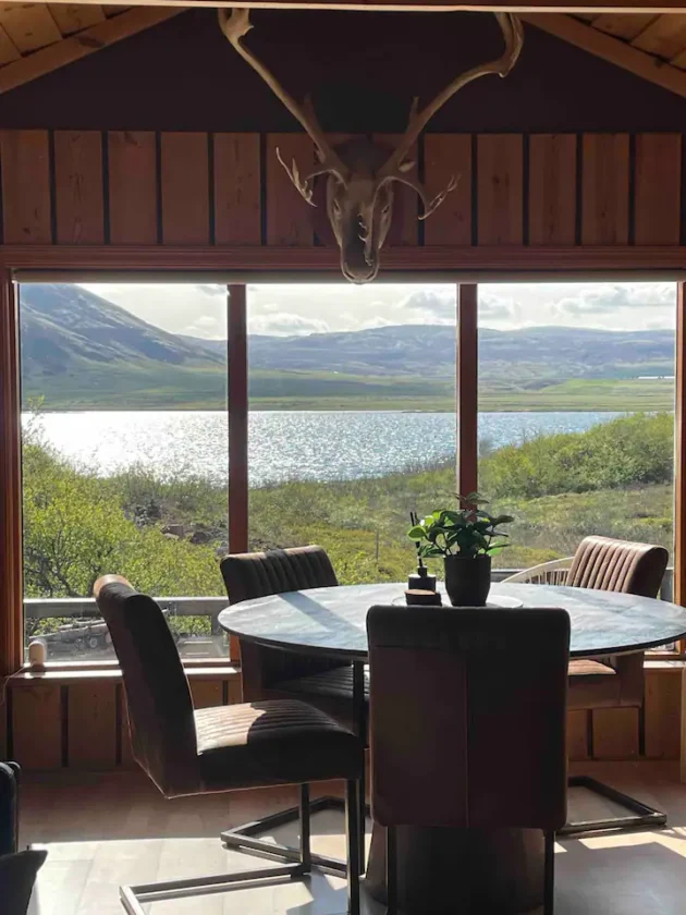 Alftavatn Private Lake House cabin - Image 3